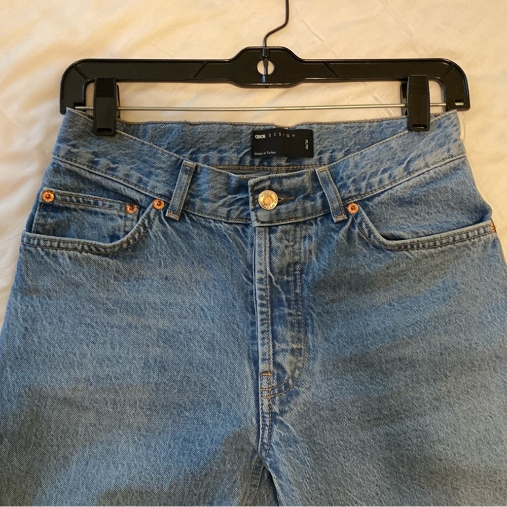 ASOS DESIGN premium cotton blend mid rise straight leg jean in midwash - Size 2
